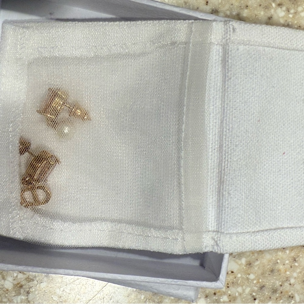 Dior Pearl Tribale Earrings - Picture 6 of 7